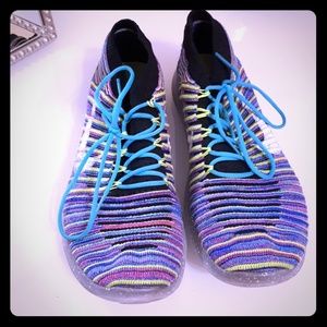 EUC pull up Nike sneakers 7